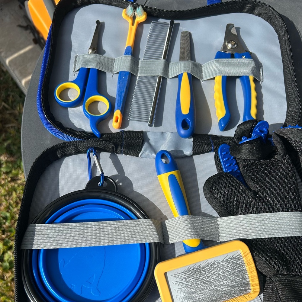 Blue and Yellow Dog Grooming Kit